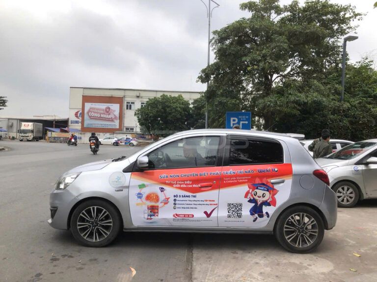 Chiến dịch quảng cáo trên xe taxi công nghệ cho sữa Weki